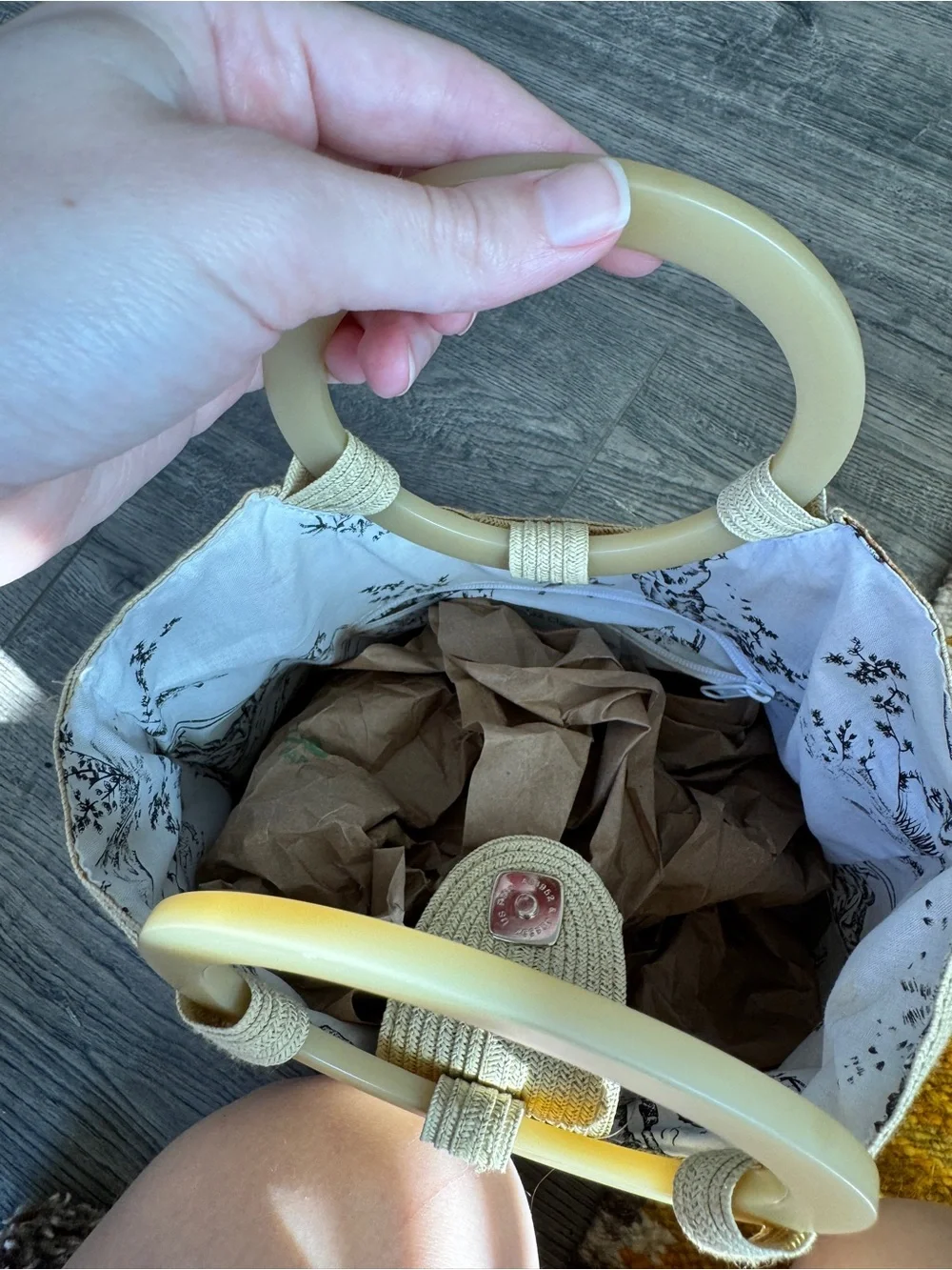Liz Claiborne Cream Straw Tote with Circular Handles